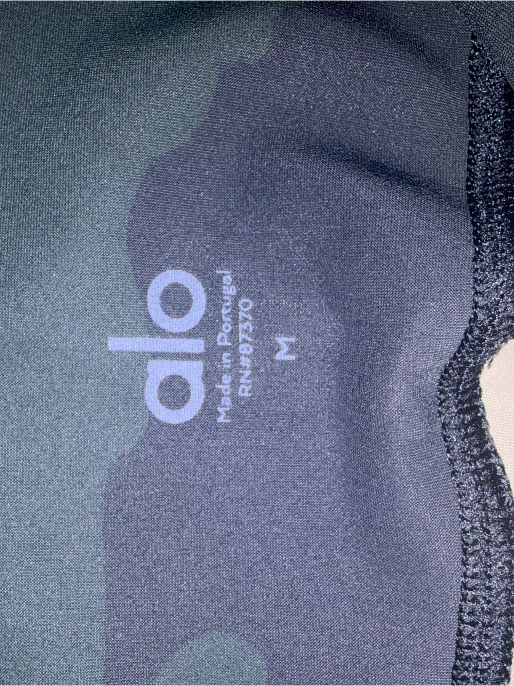ALO Yoga Black & Dark Green Camo High-Rise Leggings size M - Picture 3 of 3